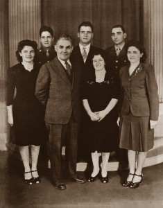 Miro & Domenica with their children.